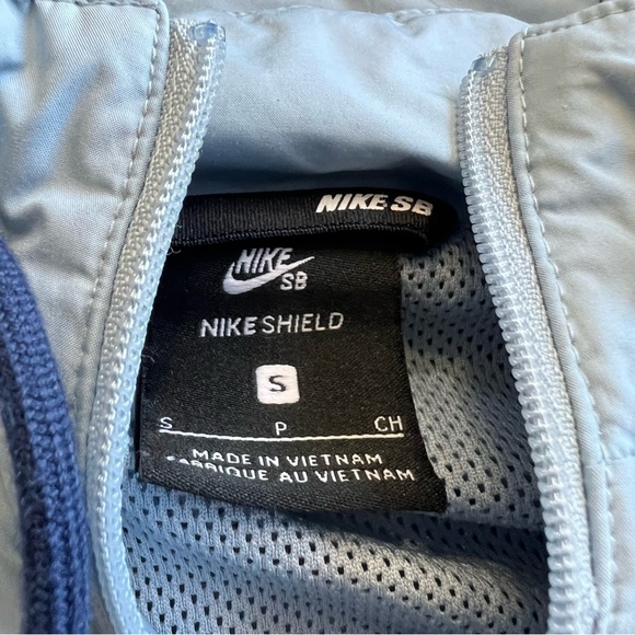 Nike SB Nike Shield Windbreaker Pullover Jacket (Size S) - Picture 3 of 6